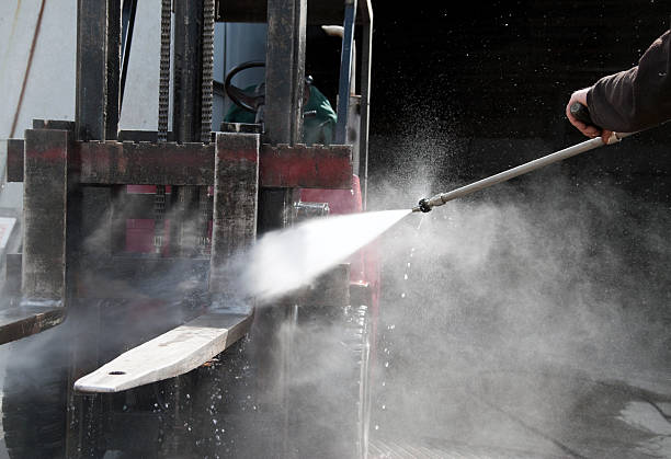 Best Roof Washing  in Dubuque, IA